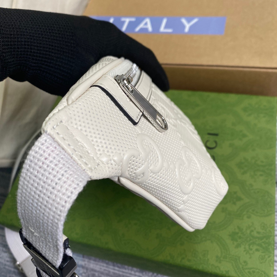 Gvc*1 GG Embossed Belt Bag White GG Embossed For Men  9.1in/23cm GG 658582 1W3CN 9022