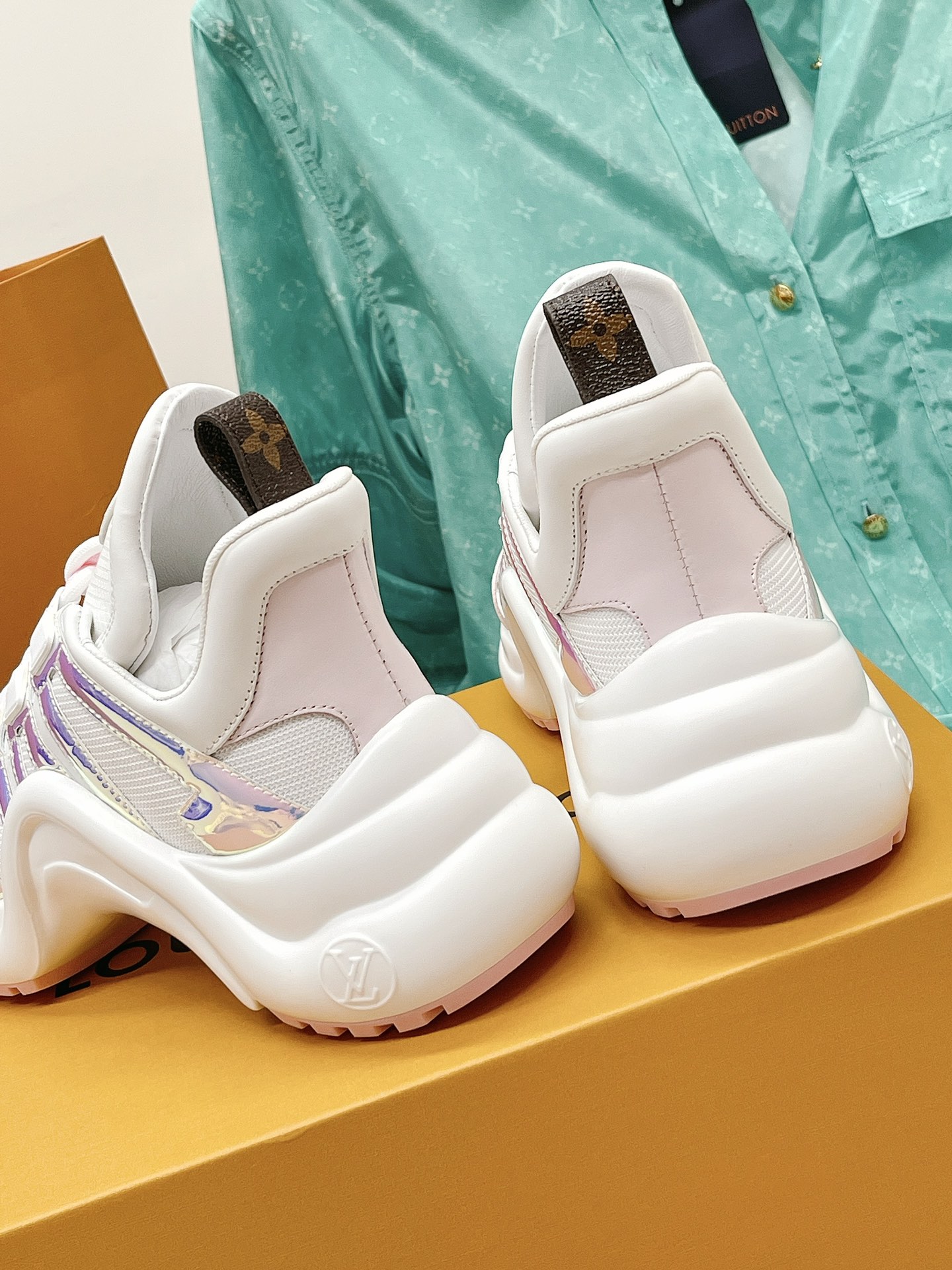 L0vis Vvtt0n Women’s LV Archlight Sneaker Pink For Women LV