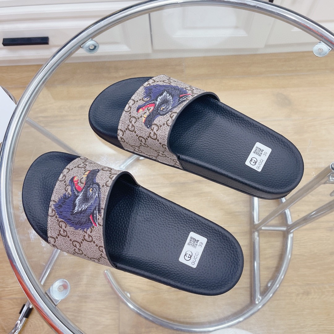 Gvc*1 Women’s Gvc*1 Svp*me Slides With Wolf Black And Gray For Women 408508