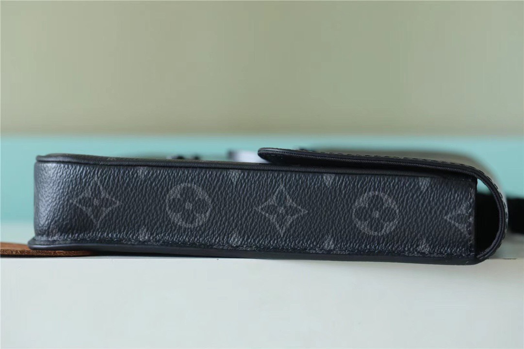 L0vis Vvtt0n S Lock A4 Pouch Taurillon Black For Men, Men’s Bags, Shoulder And Crossbody Bags 10.6in/27cm LV