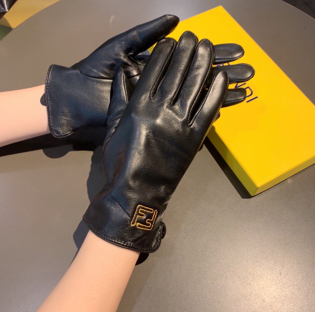 F**di Gloves In Black