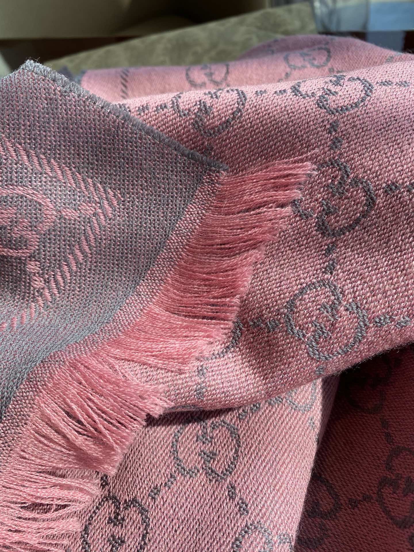 Gvc*1 GG Lamé Lacquard Stole Scarf Pink 71in/180cm