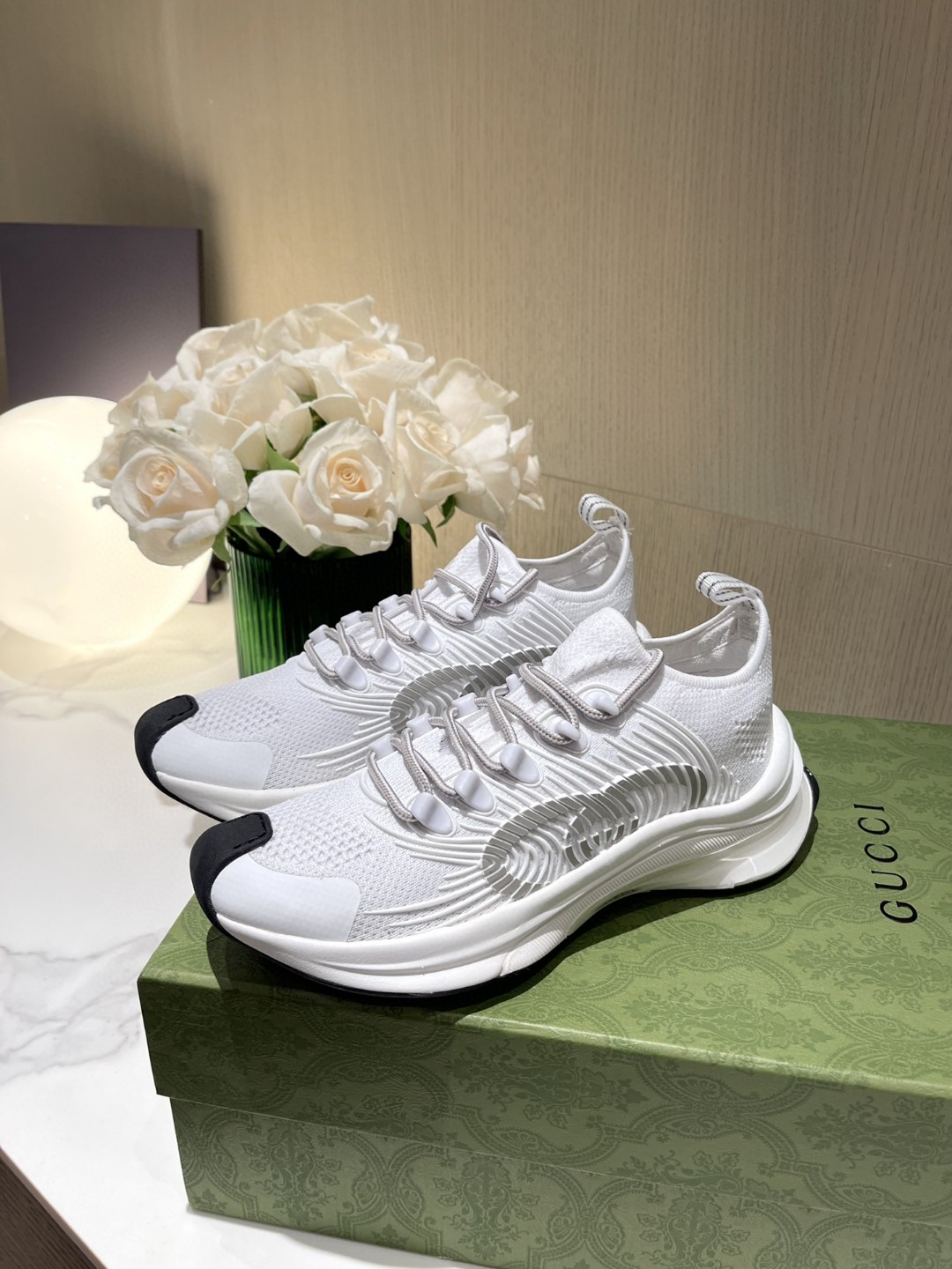 Gvc*1 Run Women’s Sneaker White For Women ‎‎‎680893 USM10 8475