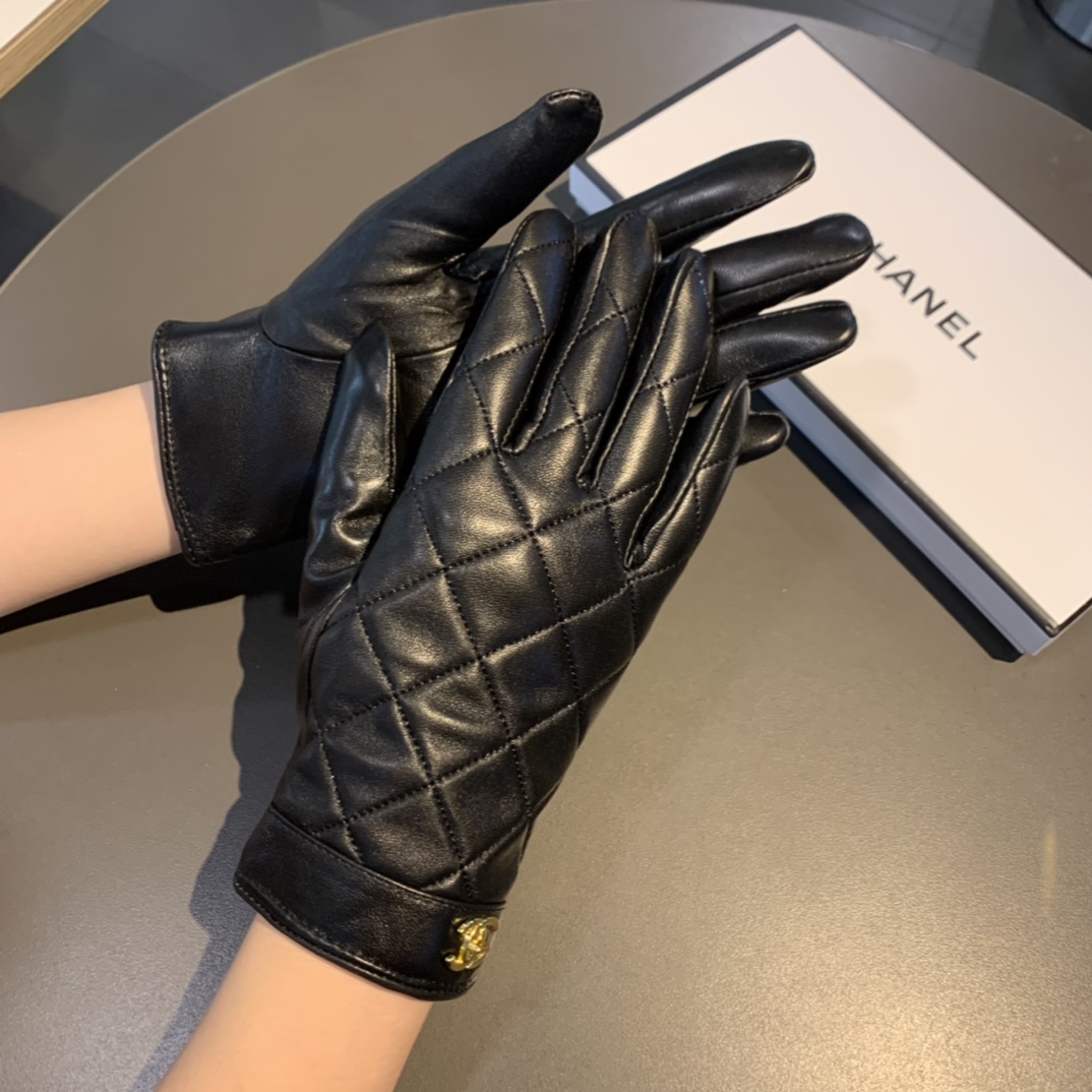 Ch**el Gloves In Black