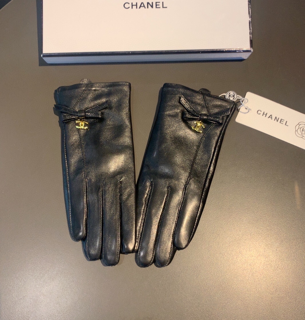 Ch**el Gloves In Black