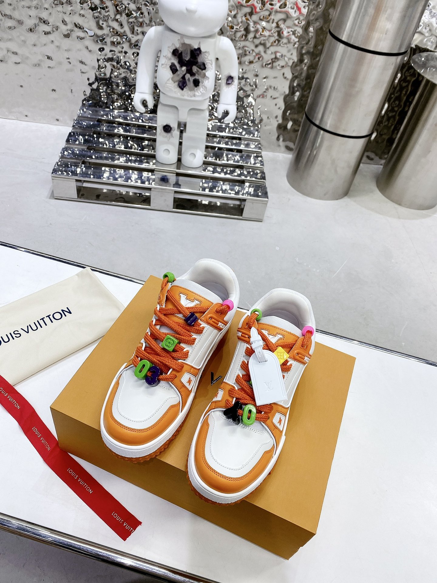 L0vis Vvtt0n LV Trainer Sneaker Orange For Men LV