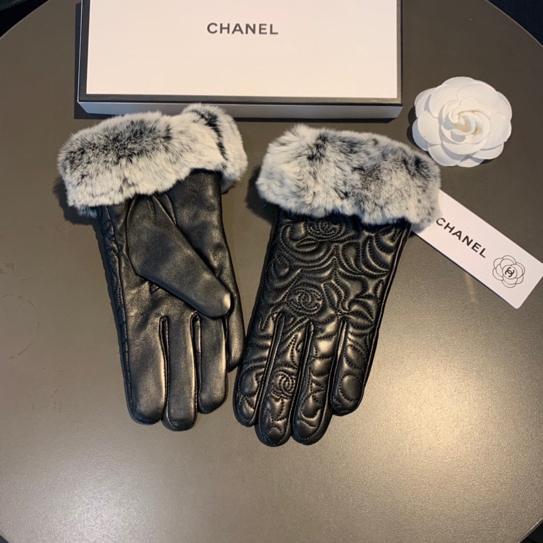Ch**el Gloves In Black