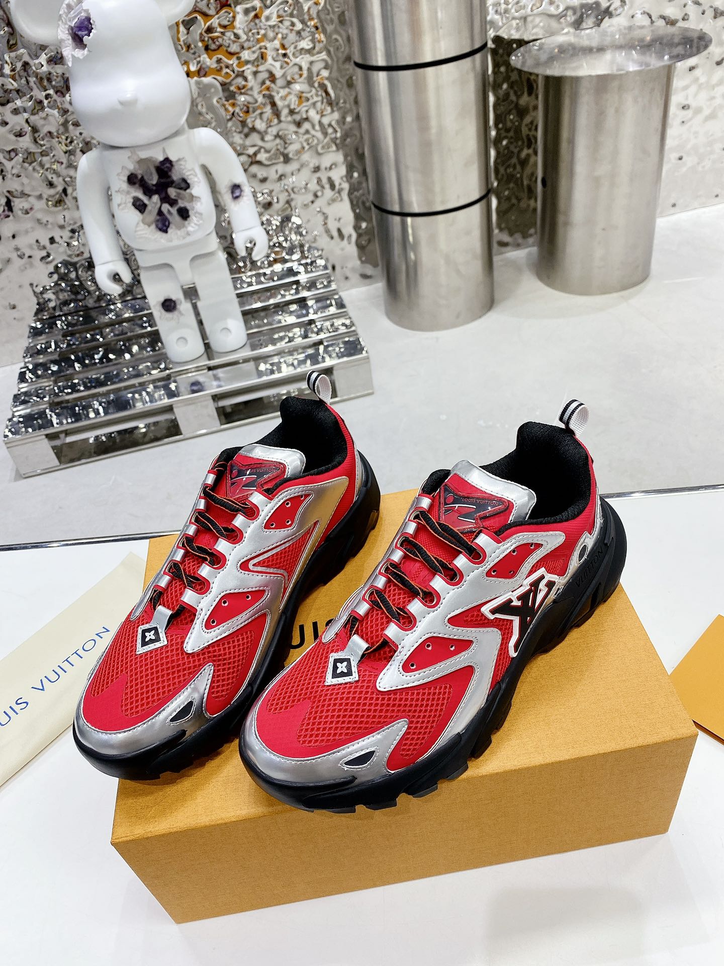 L0vis Vvtt0n Men’s LV Runner Tatic Sneaker Red For Men LV