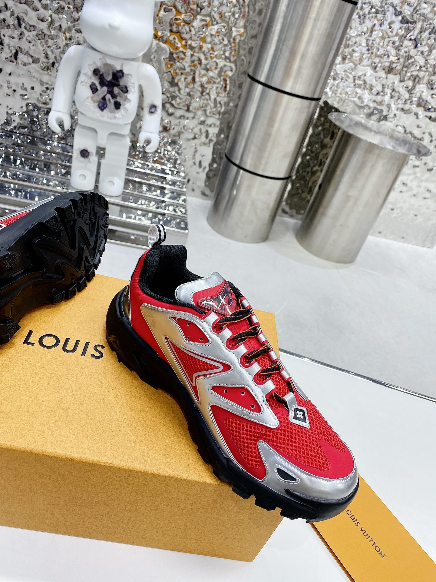 L0vis Vvtt0n Men’s LV Runner Tatic Sneaker Red For Men LV