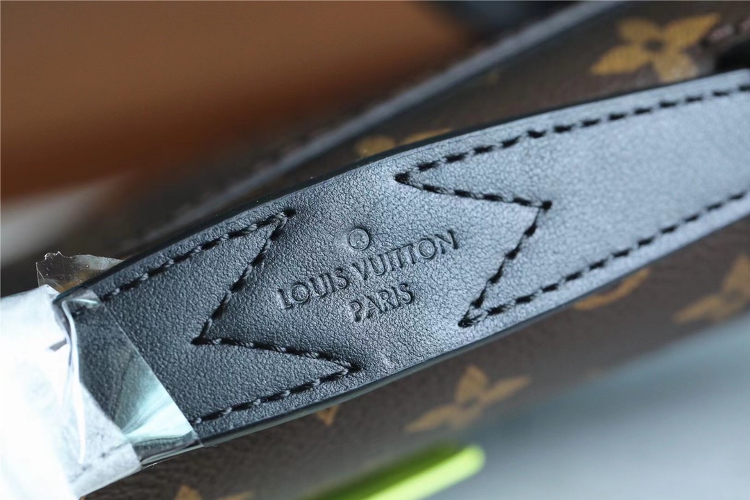 L0vis Vvtt0n S-Lock Sling Monogram Macassar Yellow For Men, Men’s Bags, Crossbody Bags 8.3in/21cm LV