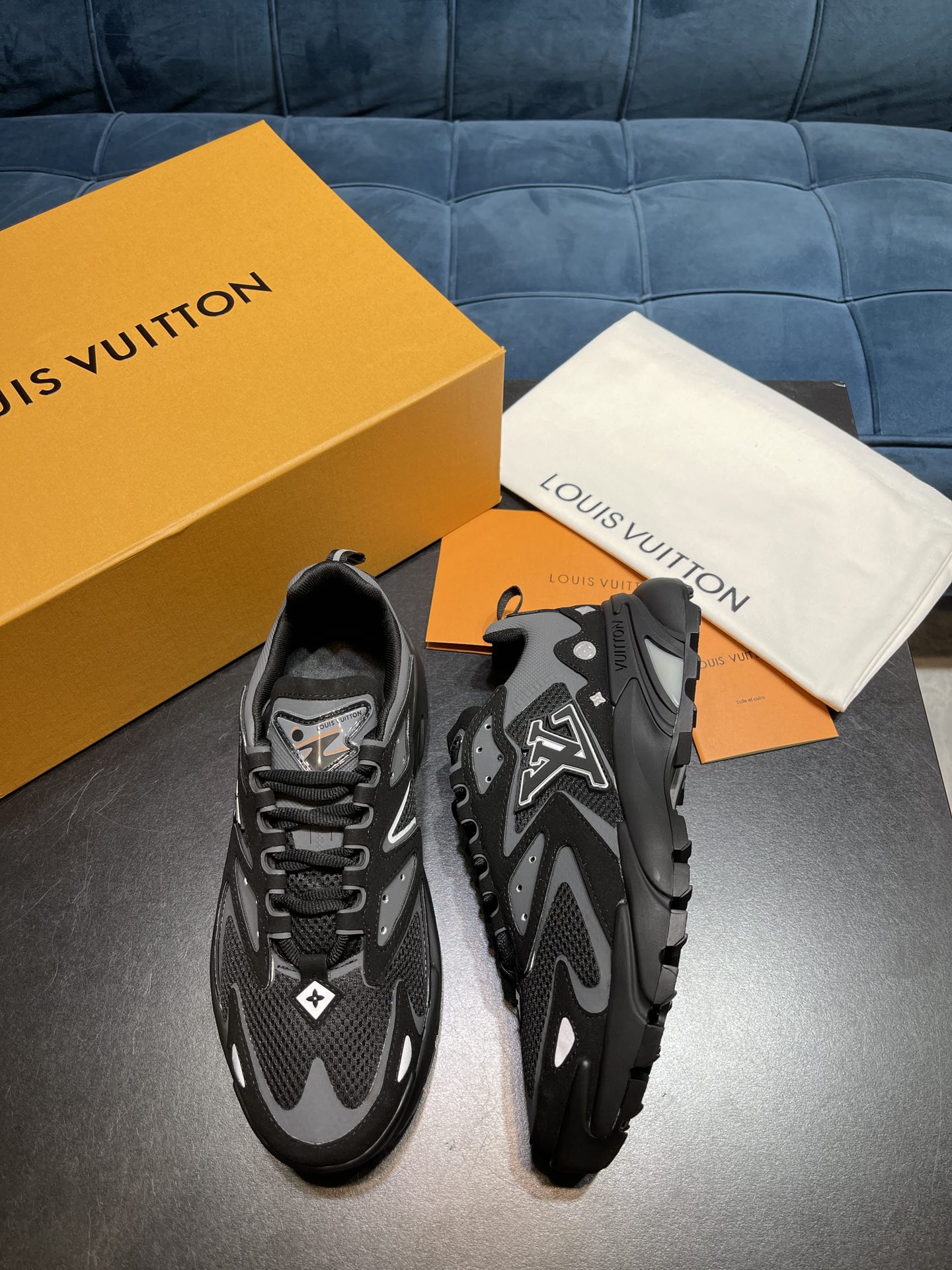 L0vis Vuittion LV Runner Tatic Sneaker Black For Men LV 1A9UNT