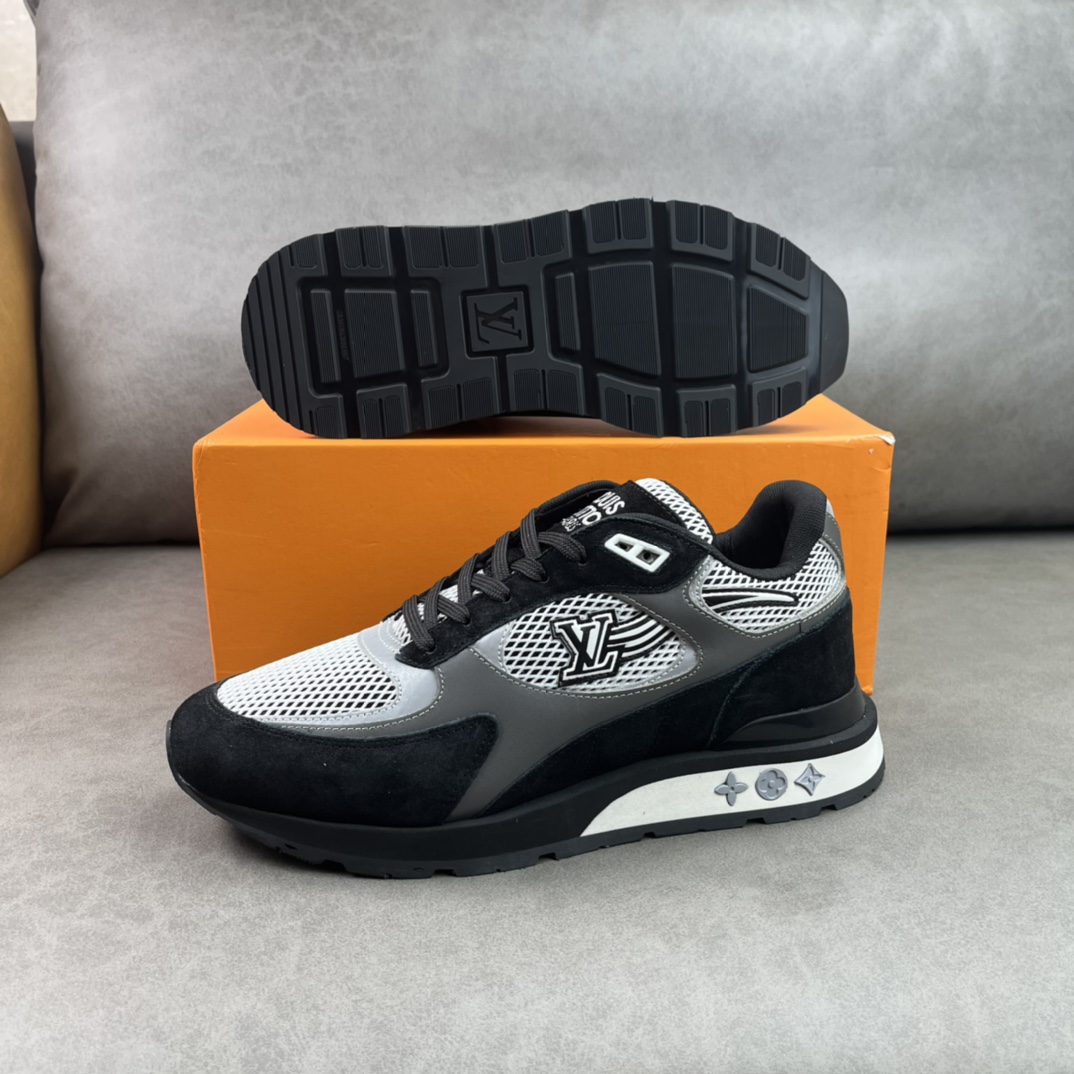 L0vis Vvtt0n Run Away Sneaker Black For Men LV 1A9J17