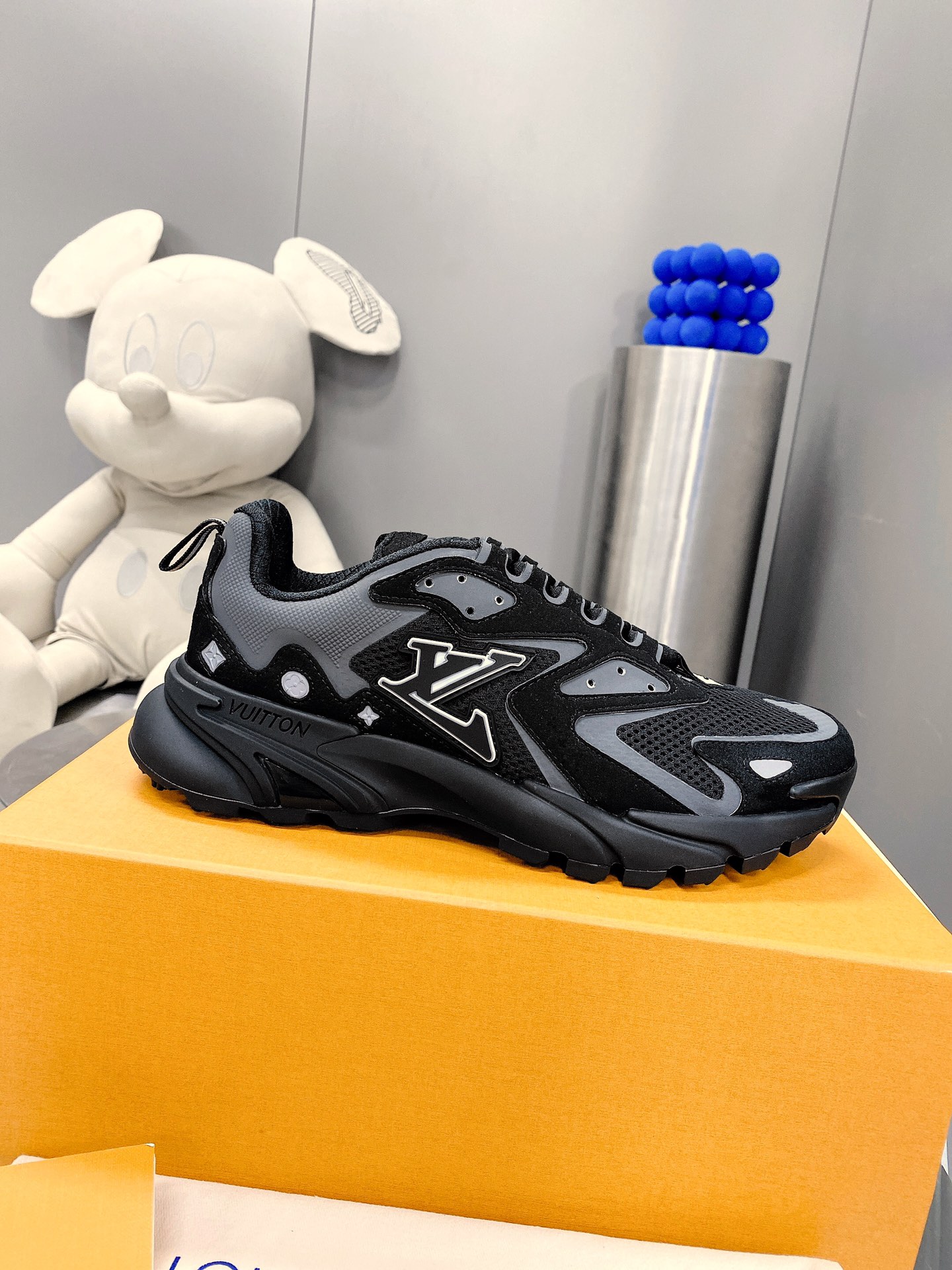 L0vis Vuittion LV Runner Tatic Sneaker Black For Men LV 1A9UNT