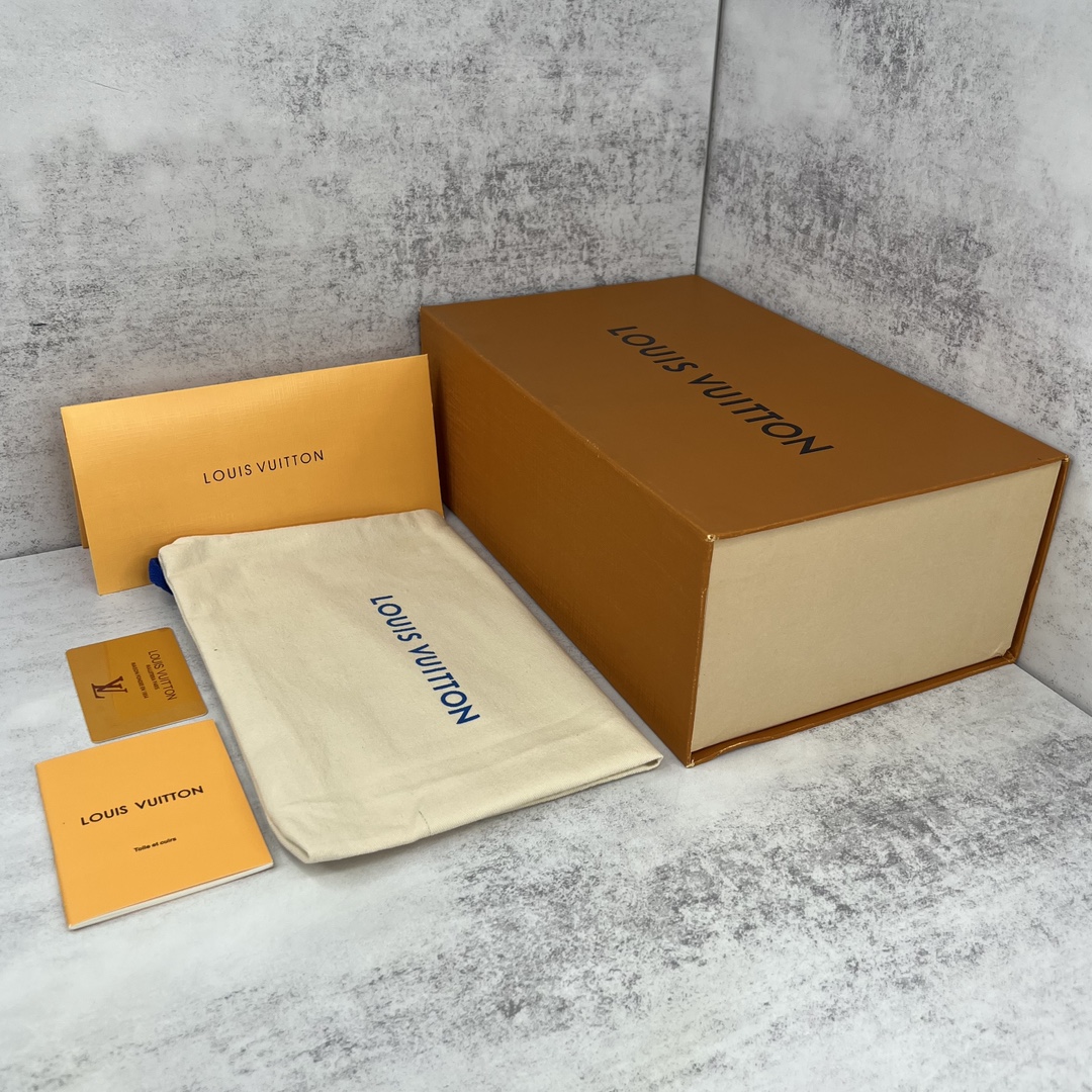 L0vis Vvtt0n Women’s LV Trainer Sneaker Red For Women LV