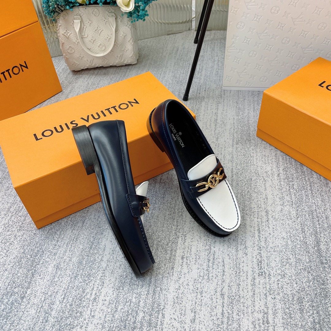 L0vis Vvtt0n Women’s Chess Flat Loafe Black And White For Women LV