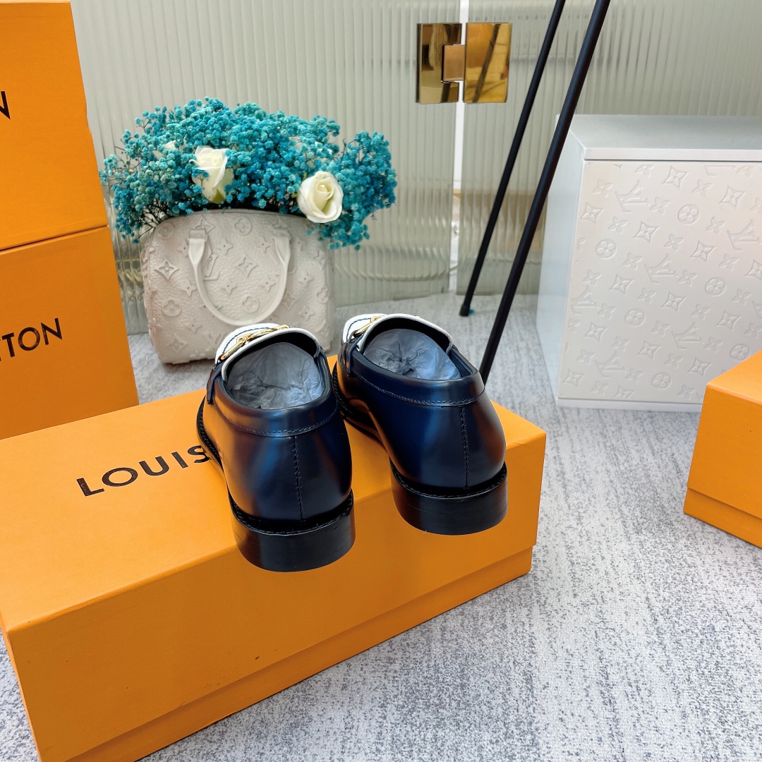 L0vis Vvtt0n Women’s Chess Flat Loafe Black And White For Women LV