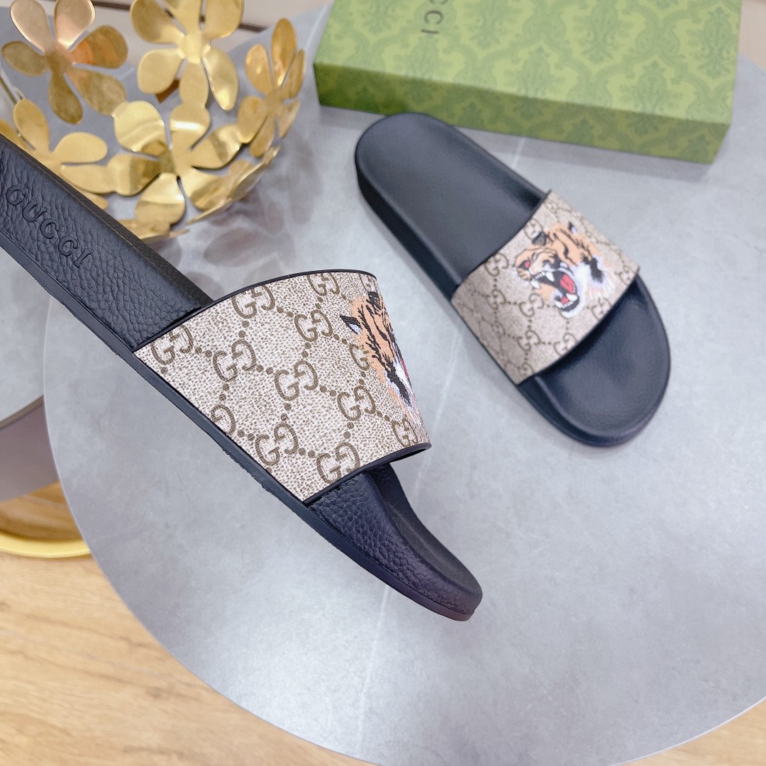 Gvc*1 Men’s Gvc*1 Svp*me Slides With Tiger Black And Gray For Men 408508