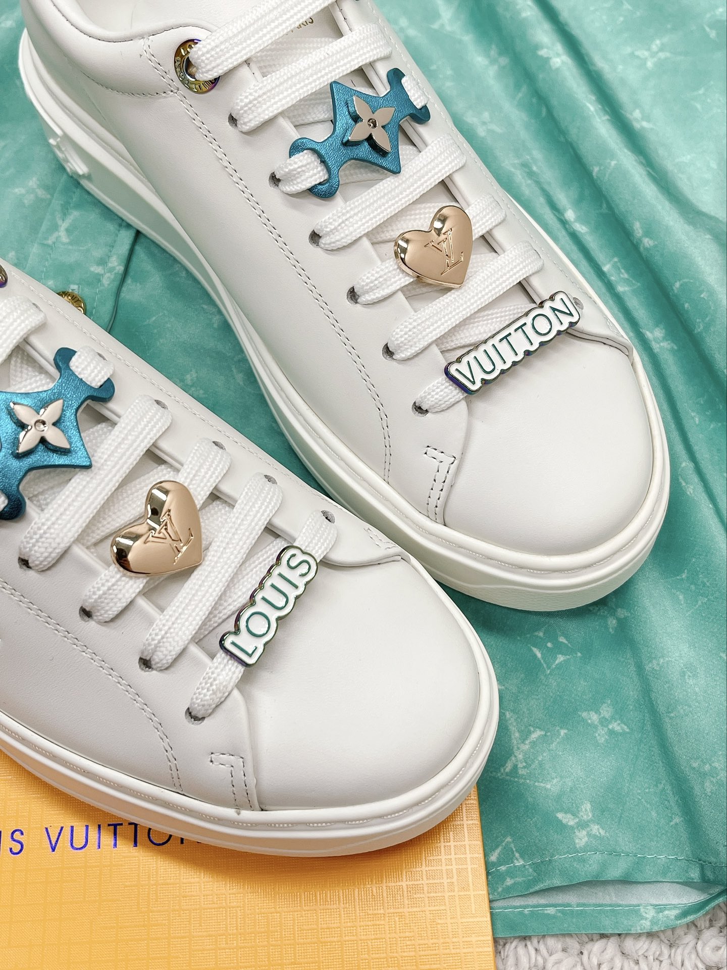 L0vis Vvtt0n Women’s Time Out Sneaker Blue For Women LV 1AADNP