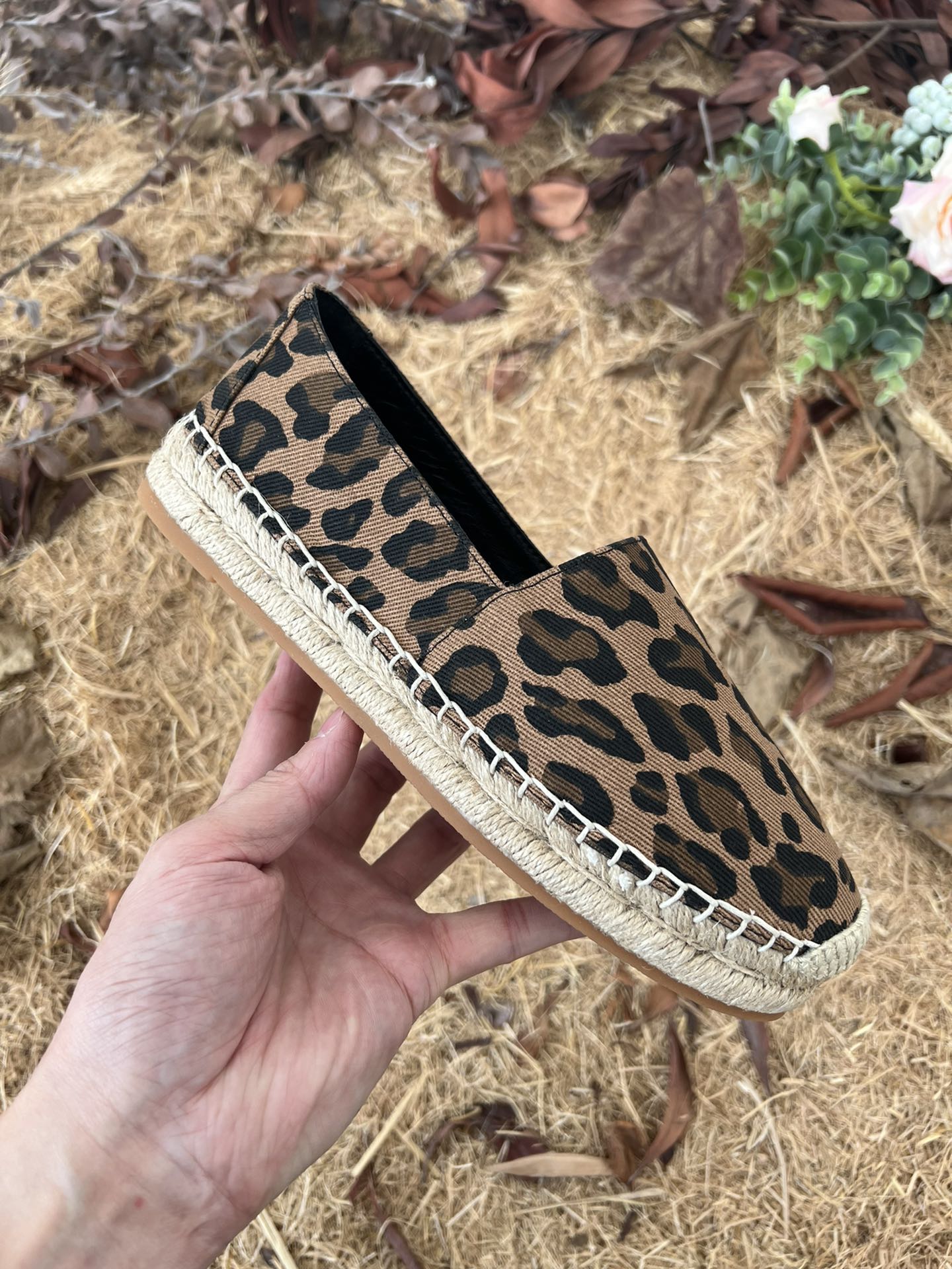 Sa1nt Lau*nt Women’s Y51 Embroidered Espadrilles Brown For Women Y51