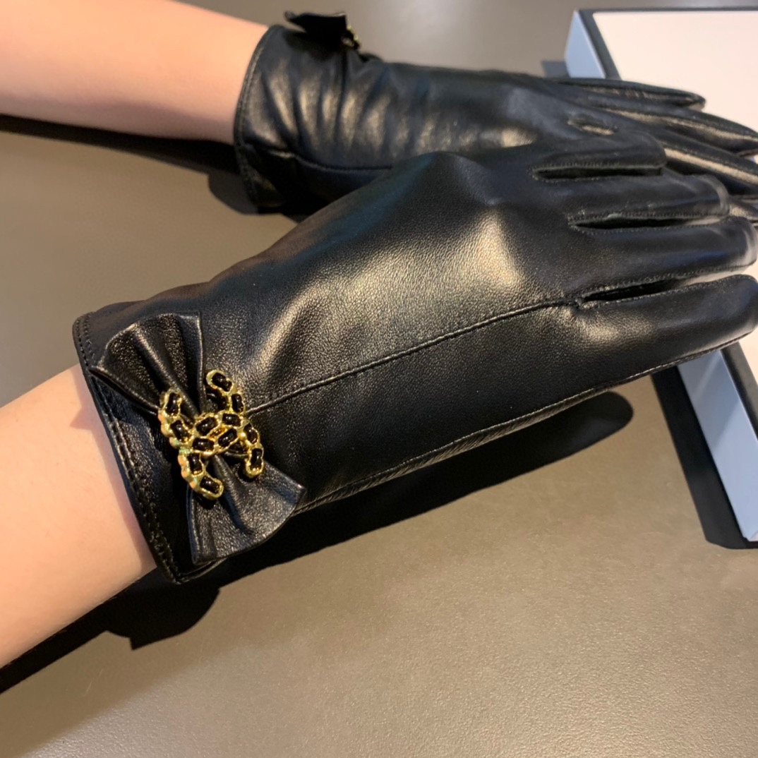Ch**el Gloves In Black