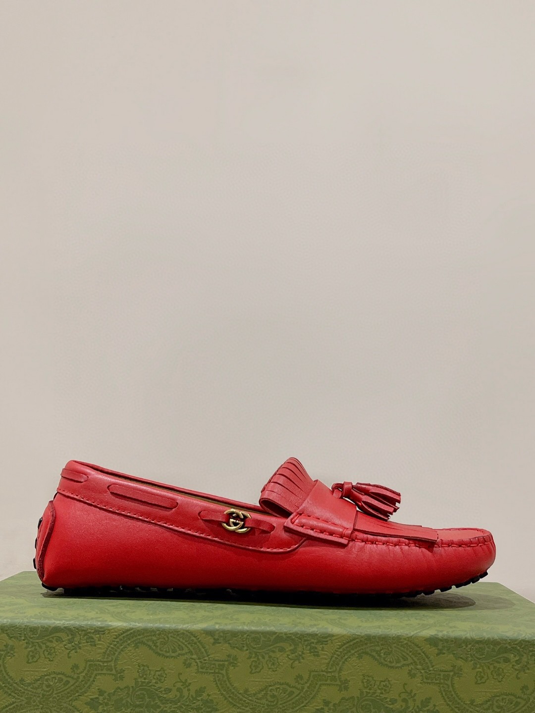 Gvc*1 Men’s Loafer With Driver Interlocking G Red For Men 624699