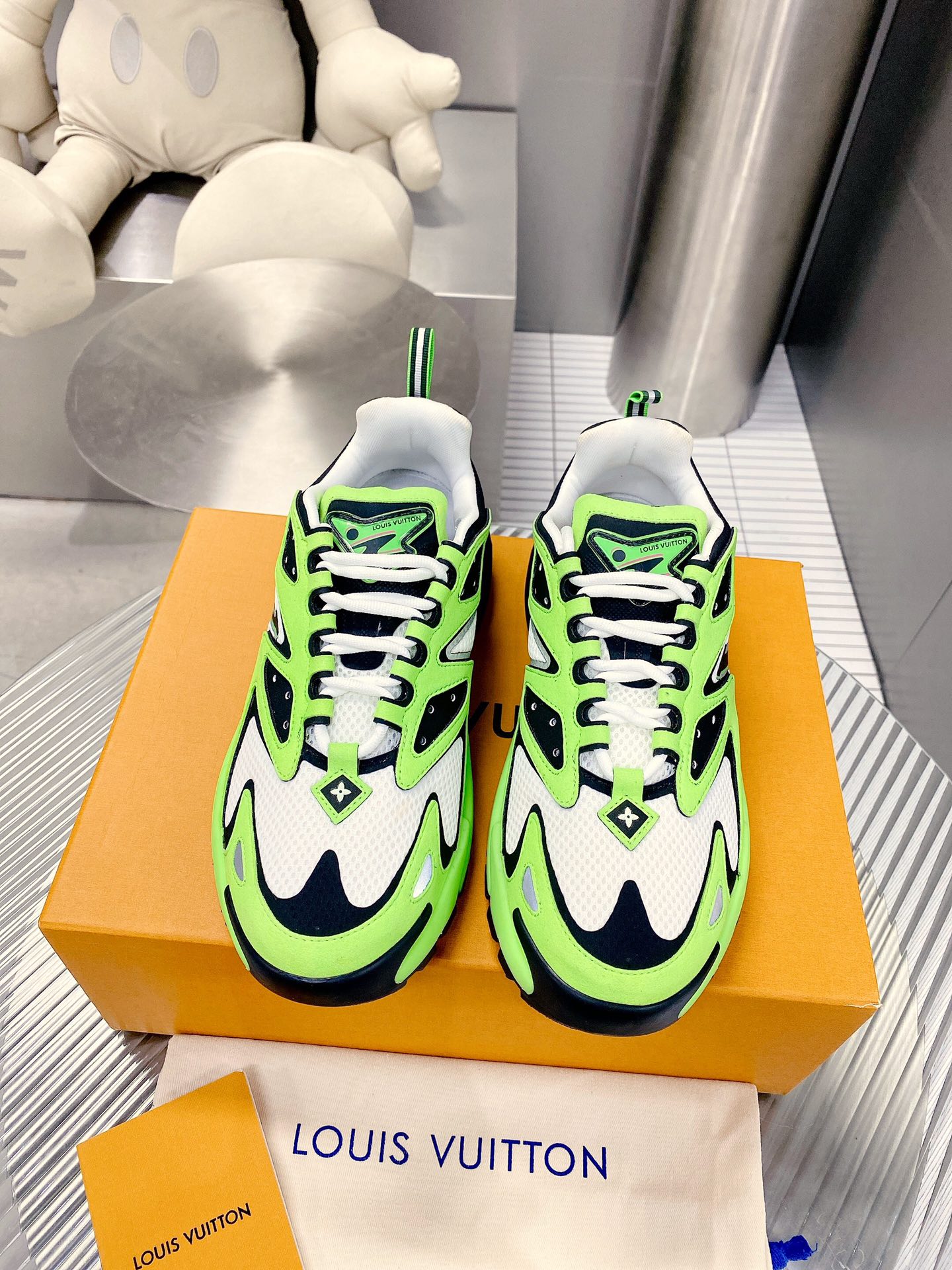 L0vis Vuittion LV Runner Tatic Sneaker Green For Men LV 1A9JER