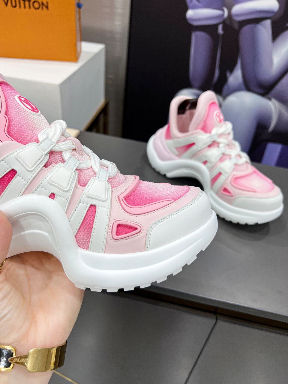 L0vis Vvtt0n Women’s LV Archlight Sneaker Pink For Women LV 1A9RUV