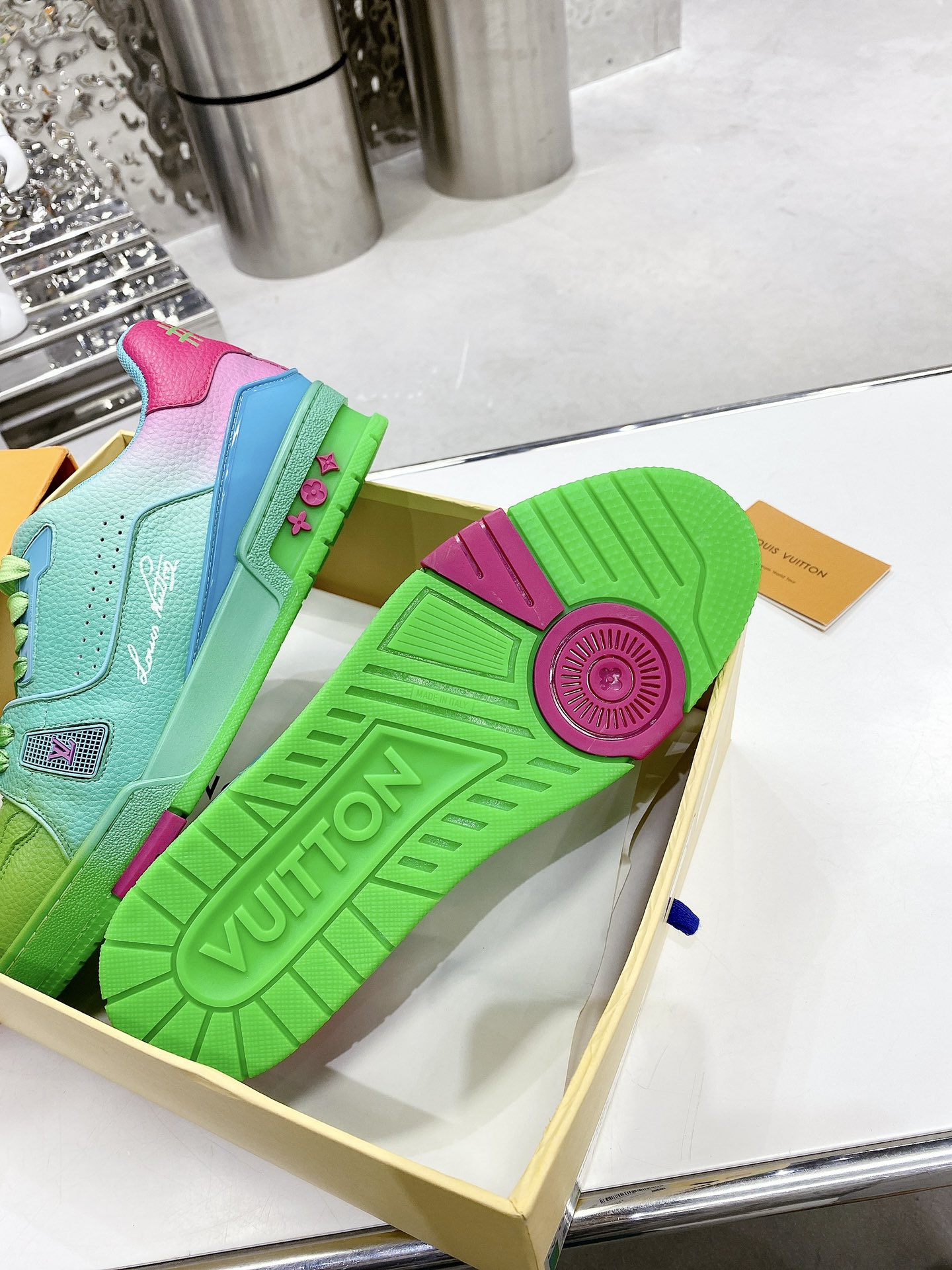 L0vis Vvtt0n Women’s LV Trainers Multicolor For Women LV