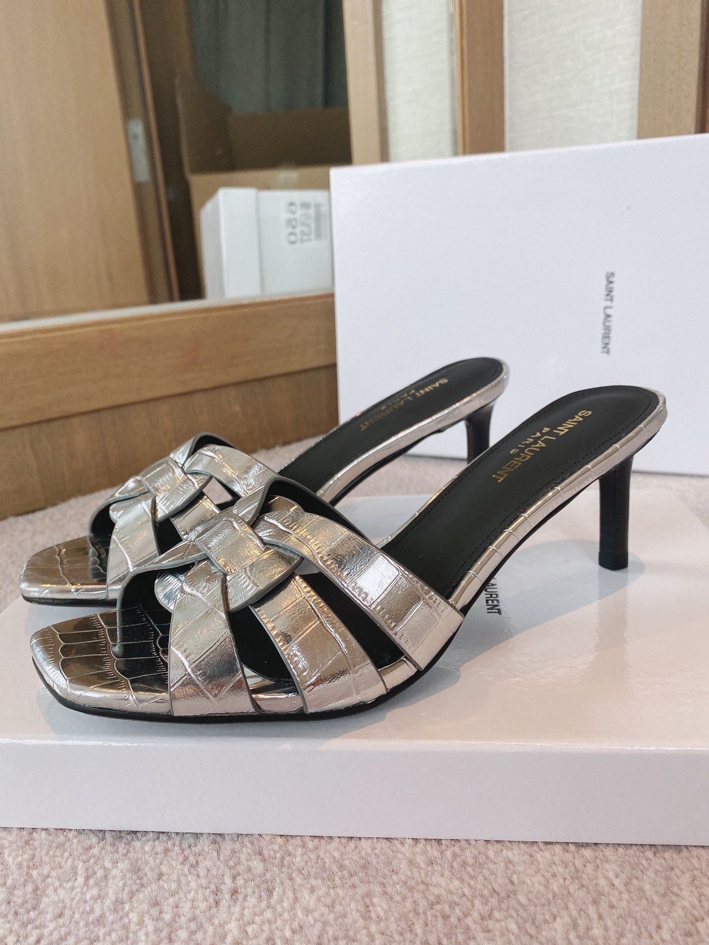 Sa1nt Lau*nt Women’s Tribute Heeled Mules Sliver For Women Y51