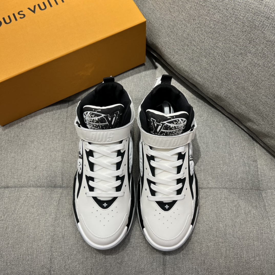 L0vis Vvtt0n LV Trainer 2 Sneaker White For Men LV 1AAH95