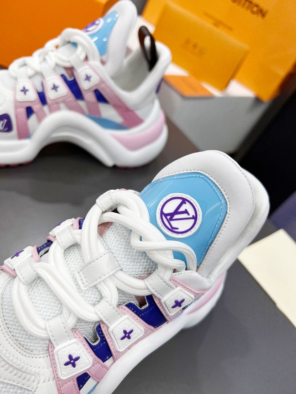 L0vis Vvtt0n Women’s LV Archlight Sneaker Pink And Blue For Women LV