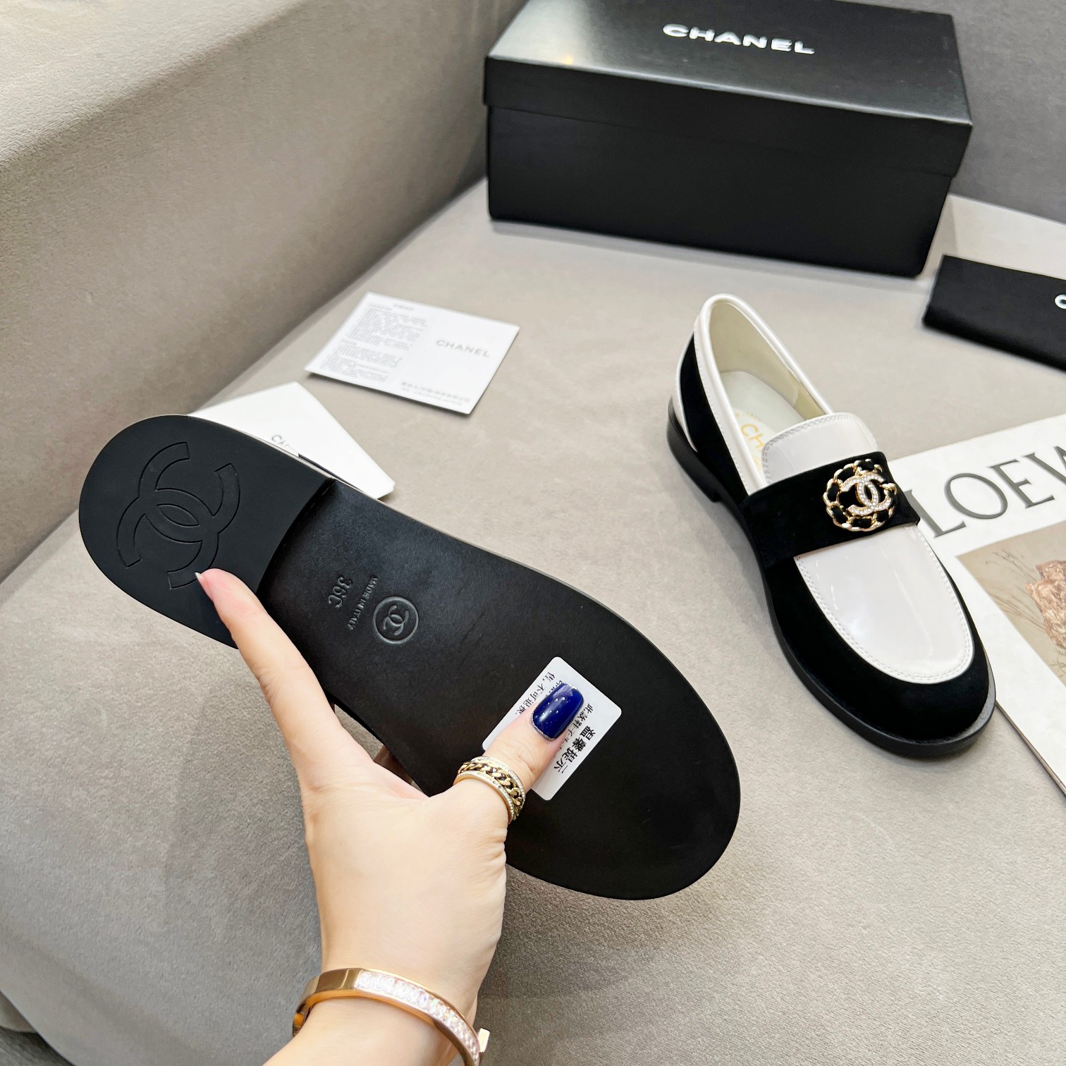 Ch**el Women’s Loafers White And Black For Women G39606 Y56272 K5106