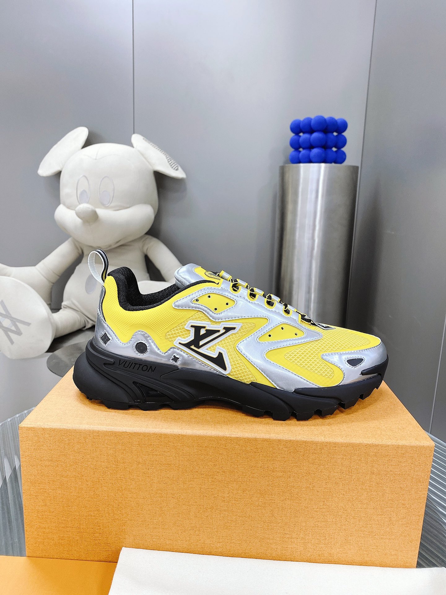 L0vis Vuittion LV Runner Tatic Sneaker Yellow For Men LV 1AA3A8