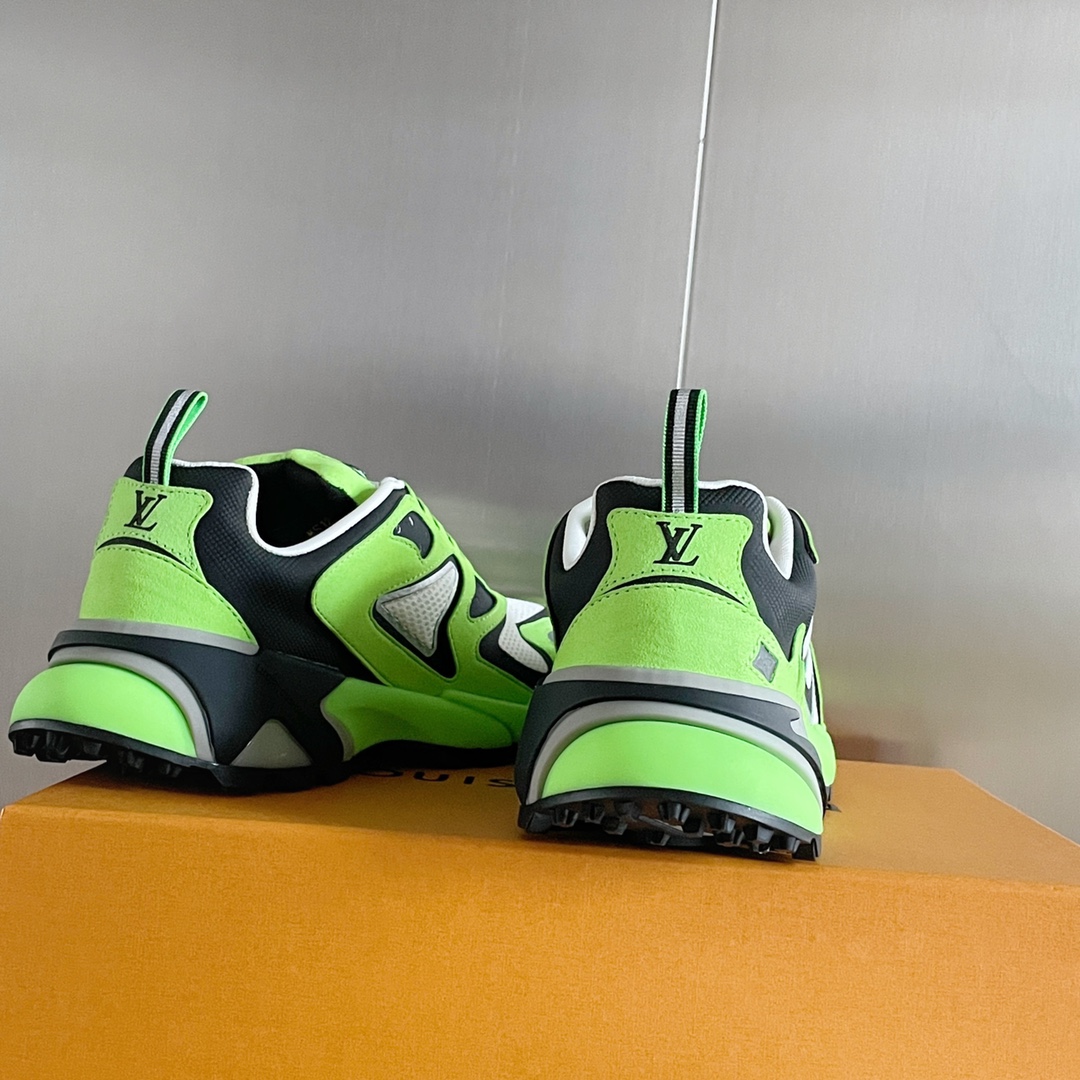 L0vis Vvtt0n Men’s LV Runner Tatic Sneaker Green For Men LV 1A9JER