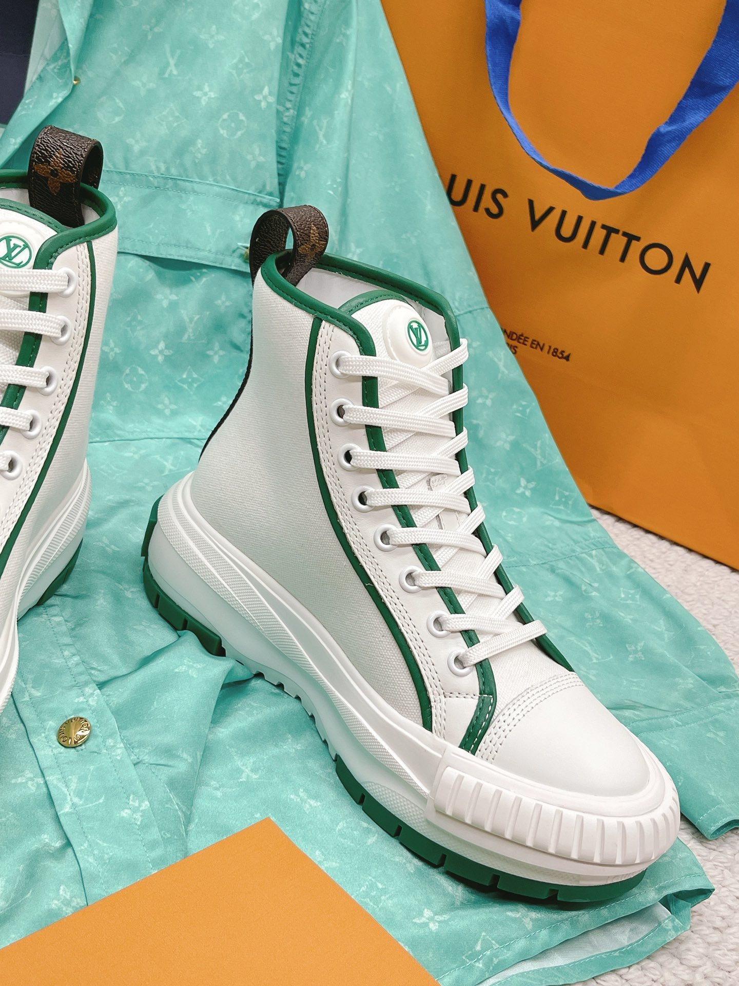 L0vis Vvtt0n Women’s LV Squad Sneaker Boots Green For Women LV