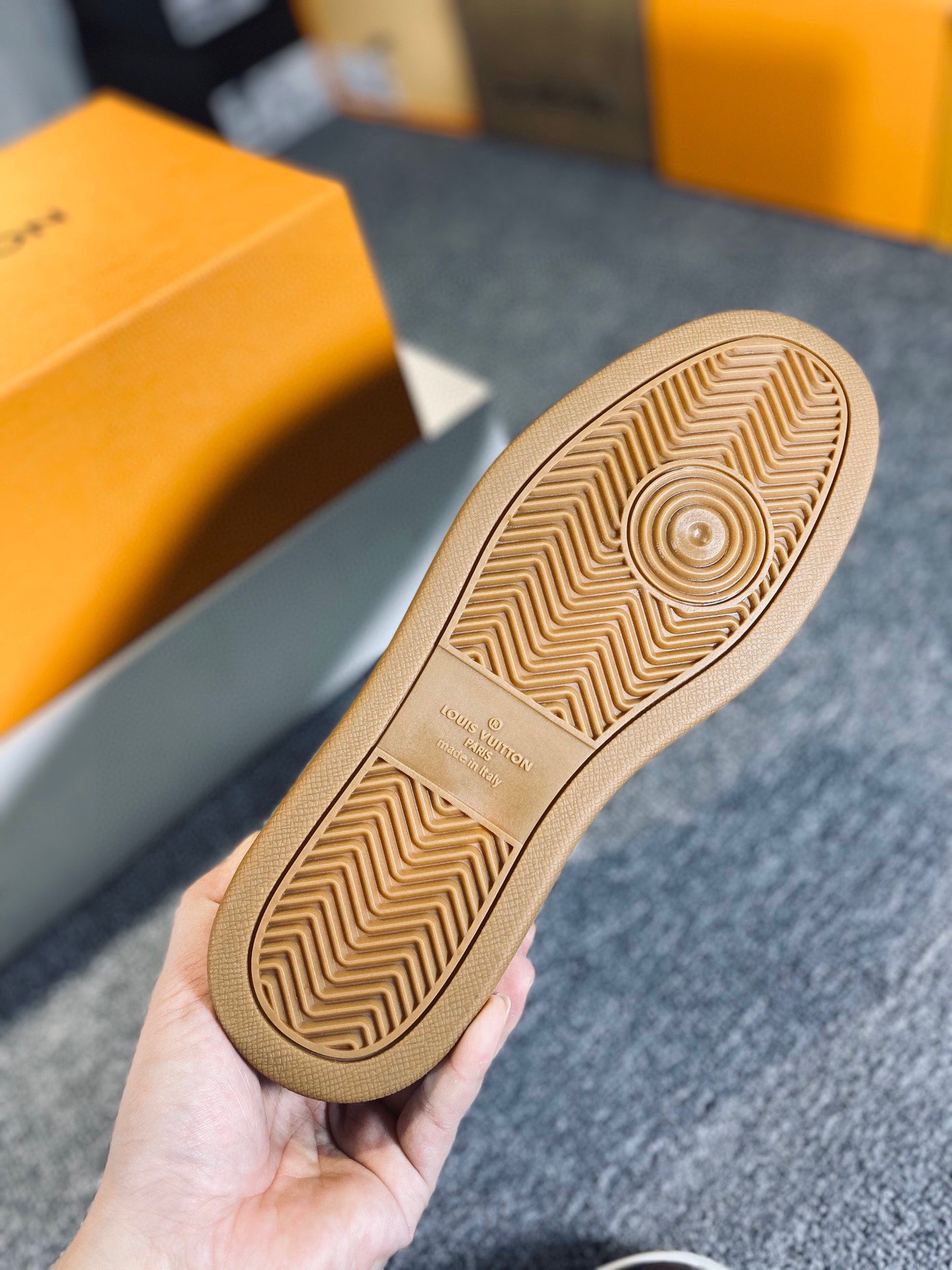 L0vis Vvtt0n Rivoli Sneaker Gray And Brown For Men LV