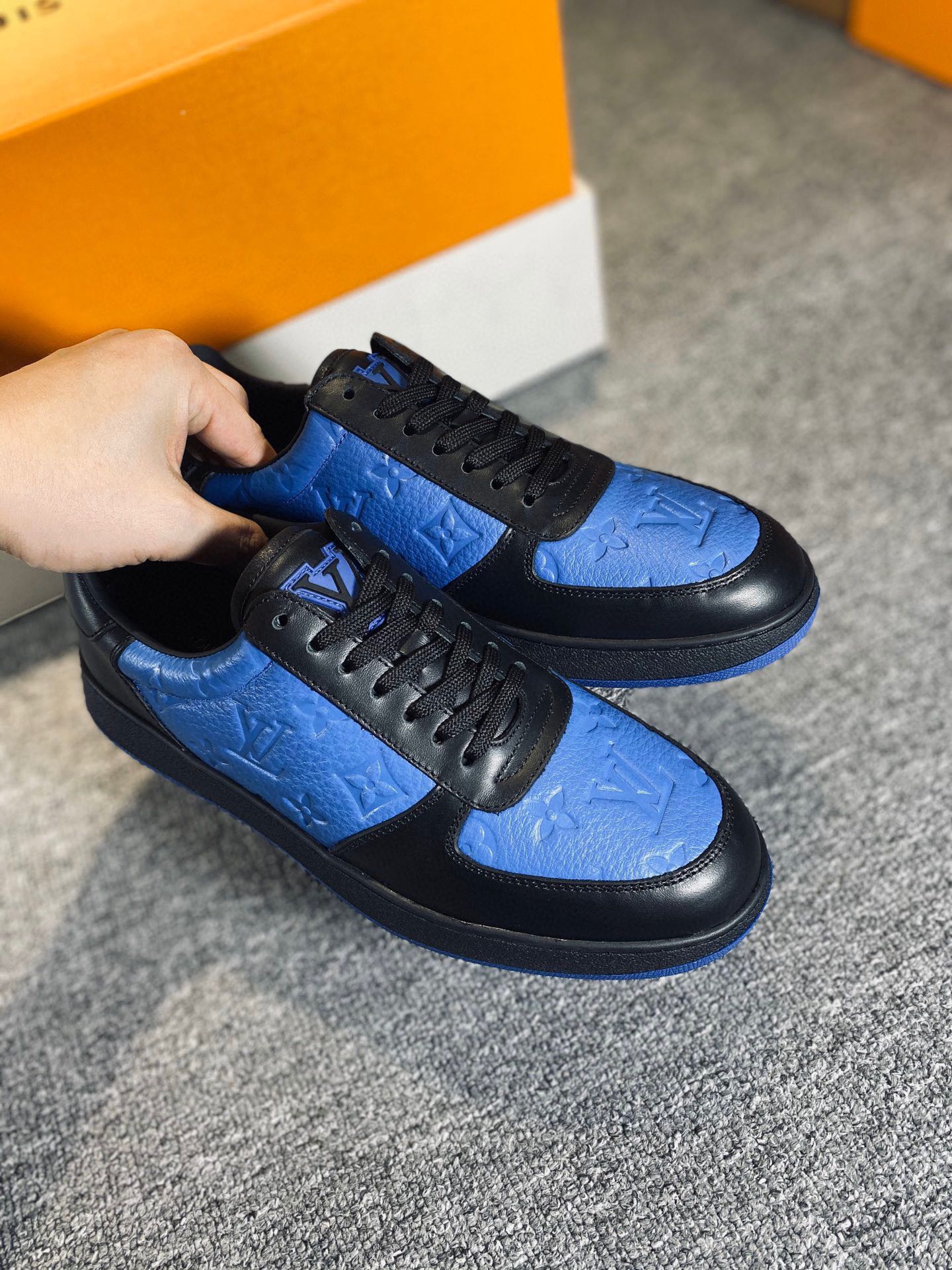 L0vis Vvtt0n Rivoli Sneaker Blue For Men LV