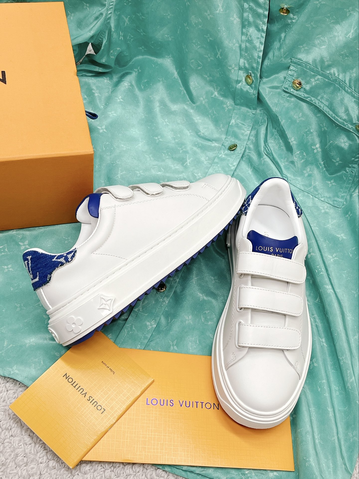 L0vis Vvtt0n Women’s Time Out Sneaker Blue For Women LV 1AADQ0