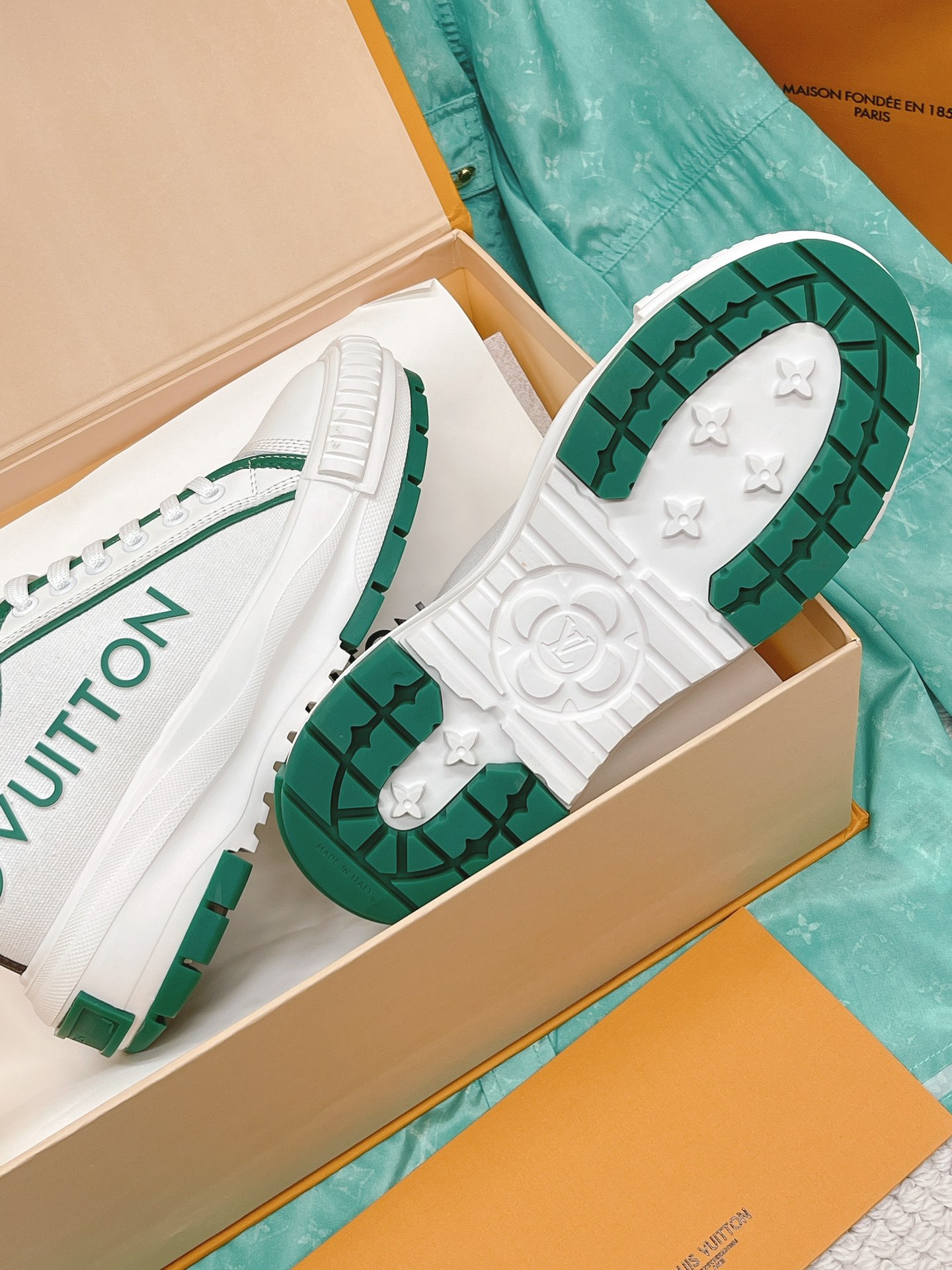 L0vis Vvtt0n Women’s LV Squad Sneaker Green For Women LV