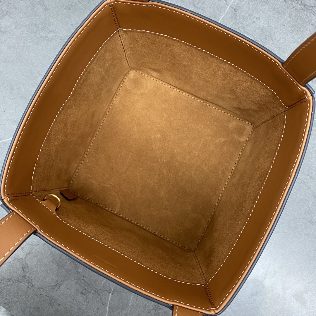 Ce1i*e Cube Bag Cuir Triomphe Square Tan For Women 6in/15cm