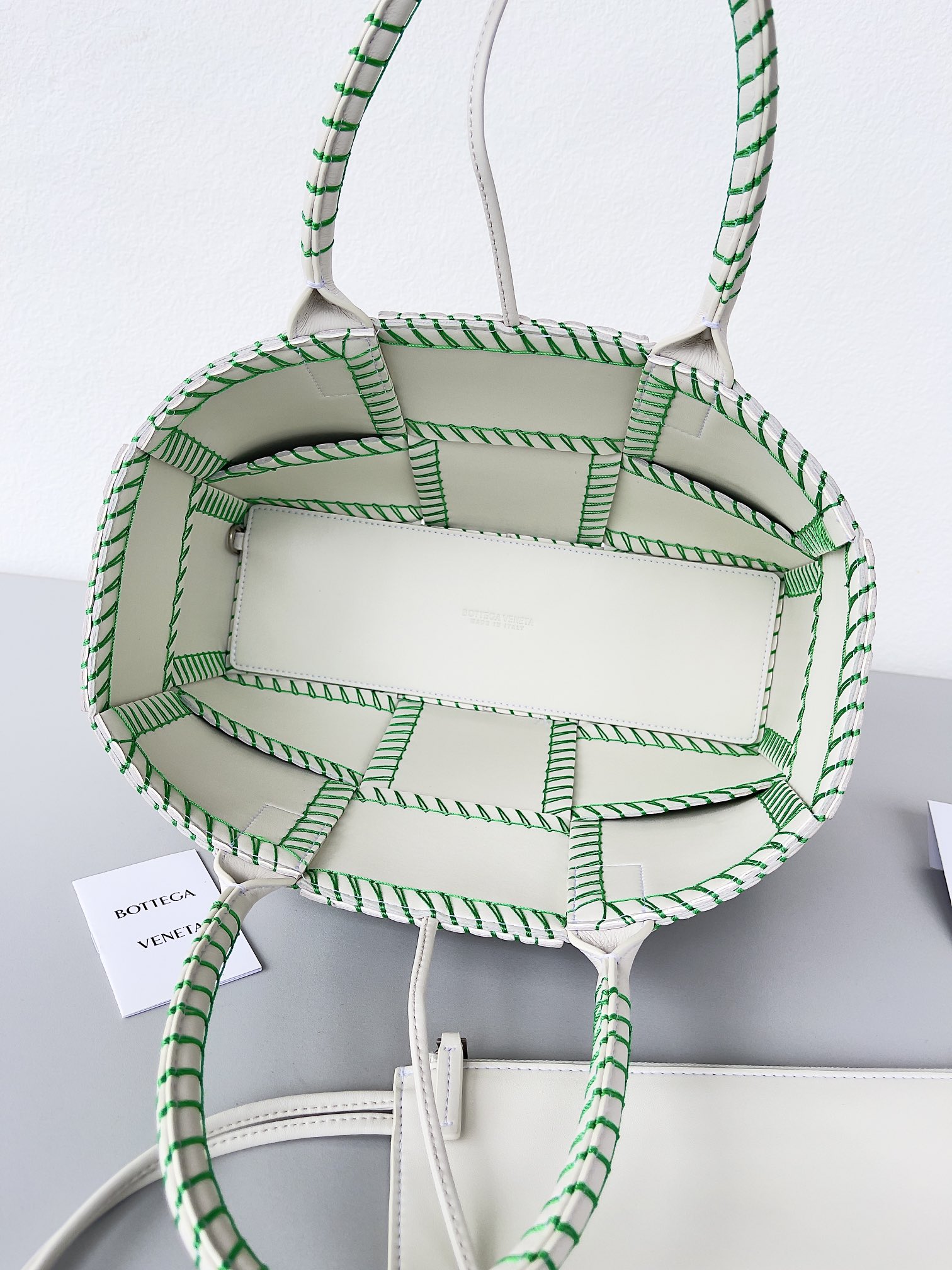 B0tt*ga Ven*ta Small Arco Tote Bag White, For Women, Women’s Bags 11.8in/30cm