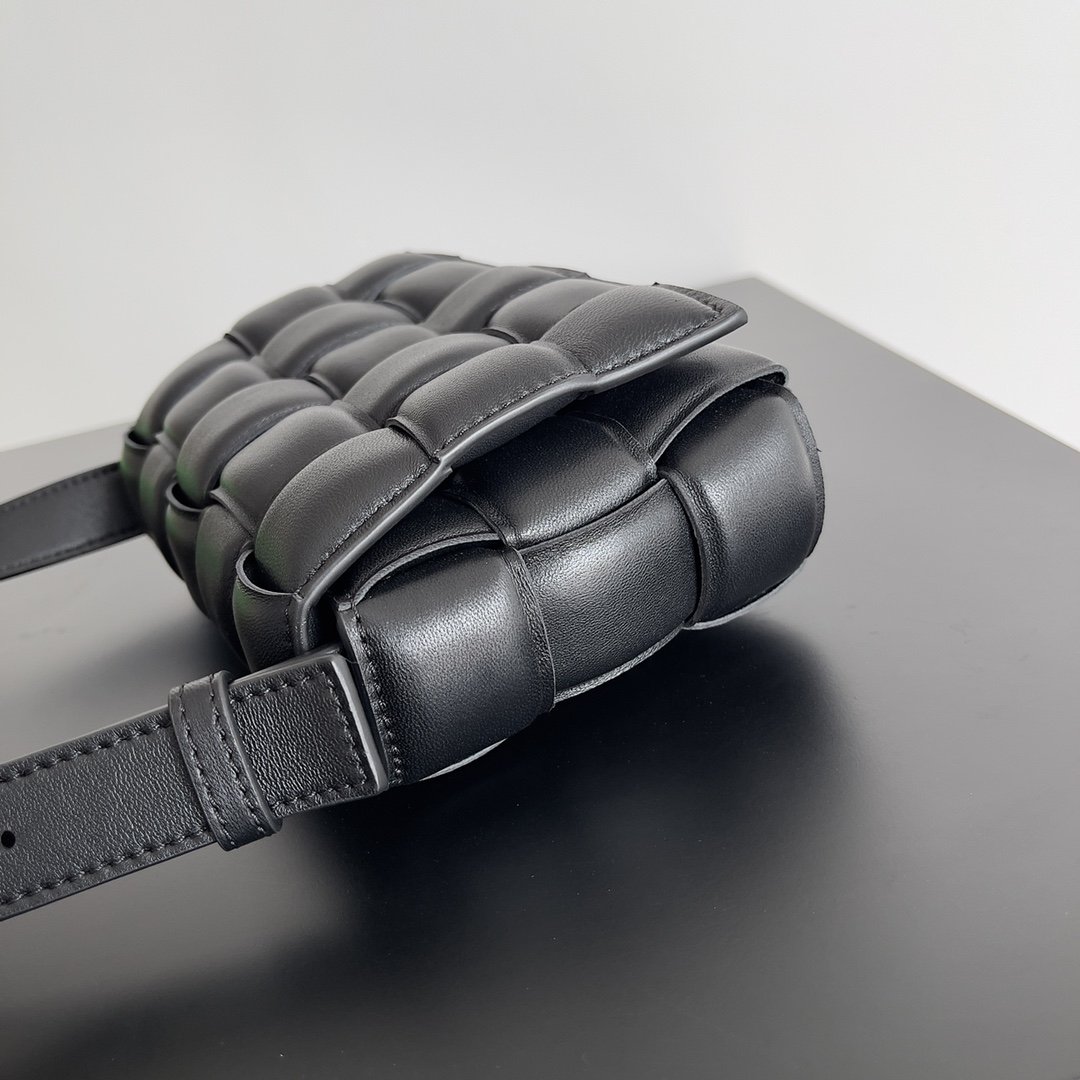 B0tt*ga Ven*ta Small Padded Cassette Black, For Women, Women’s Bags 7.5in/19cm 717506VCQR18425